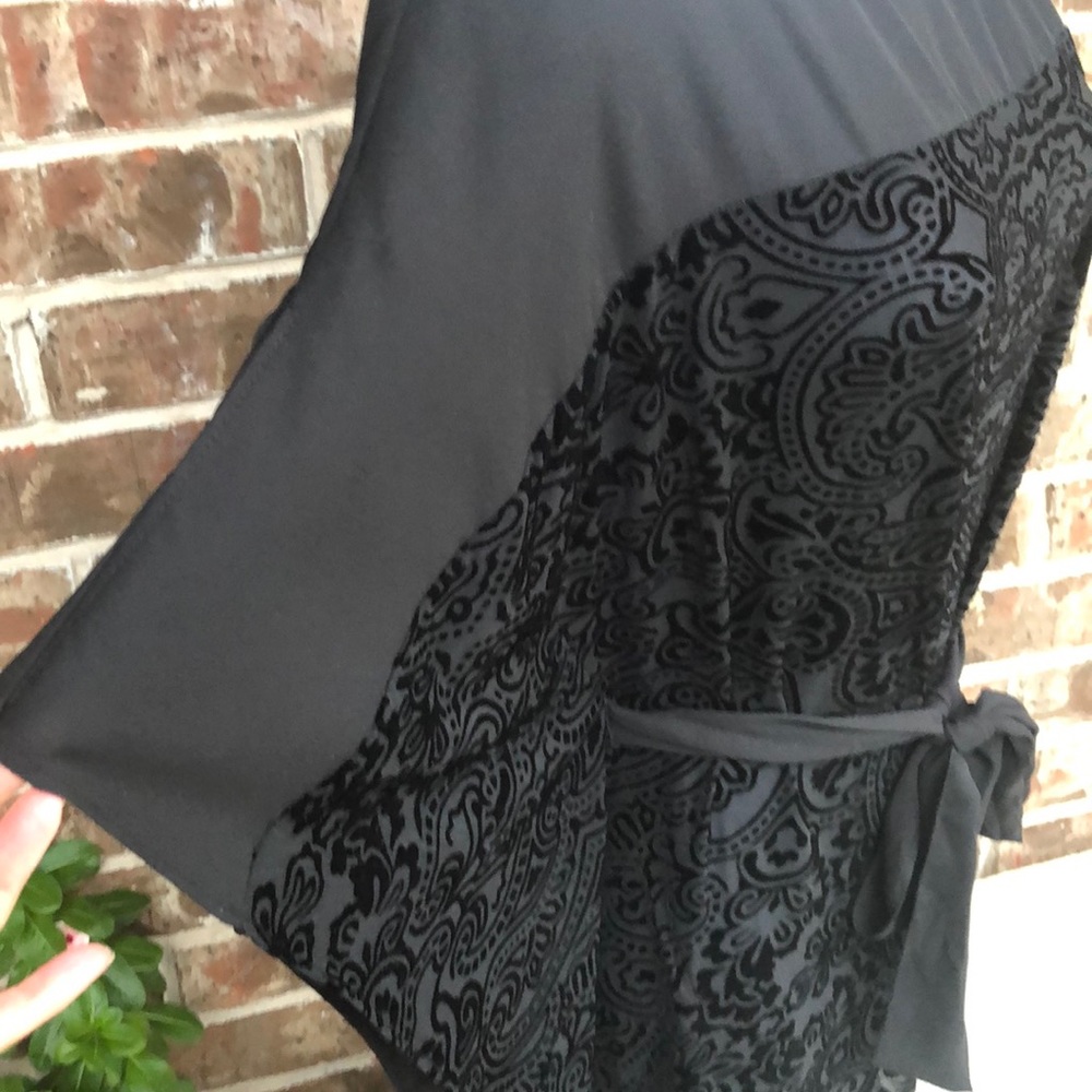 Beautiful Top - Picture 6 of 8